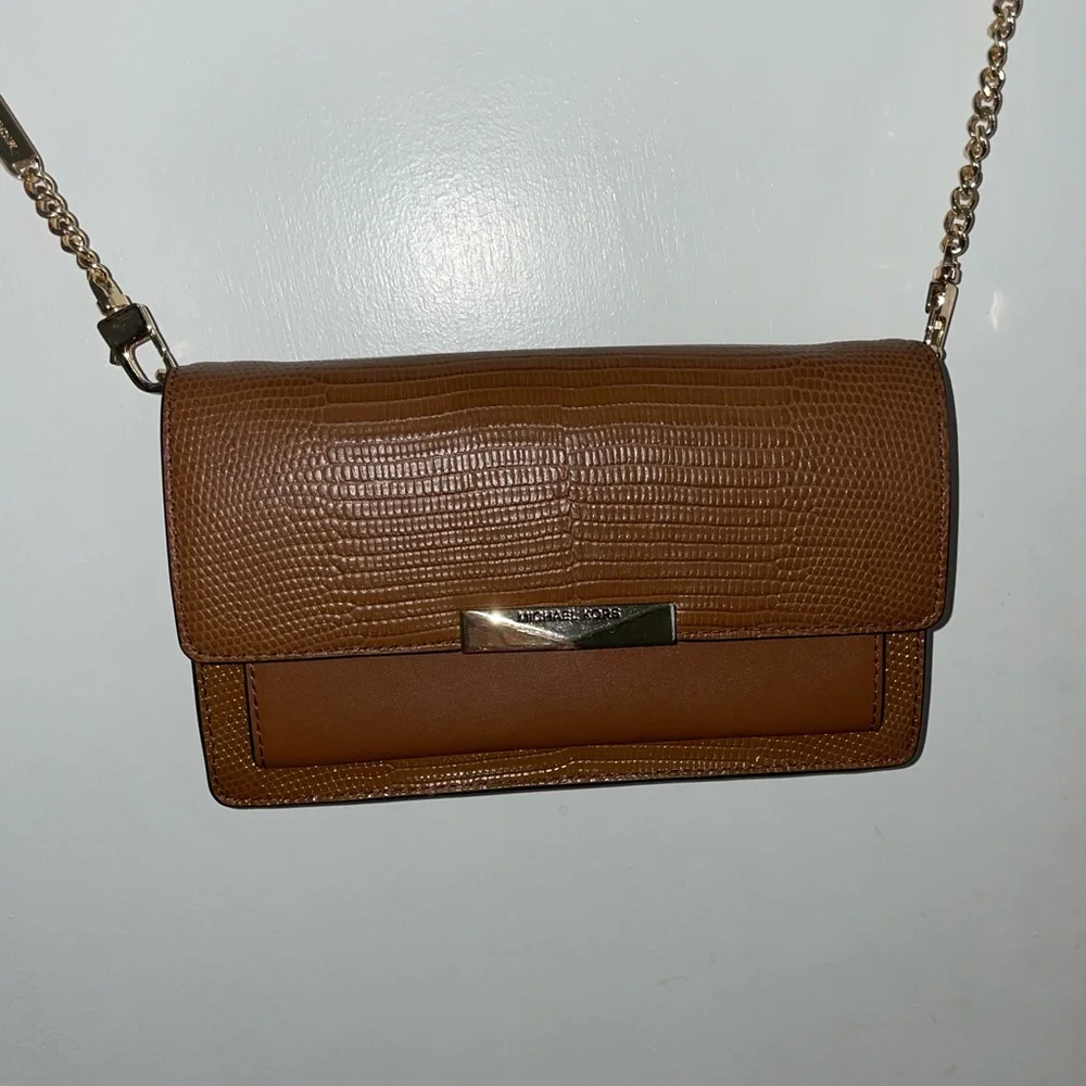 MICHAEL KORS PURSE - Picture 1 of 4